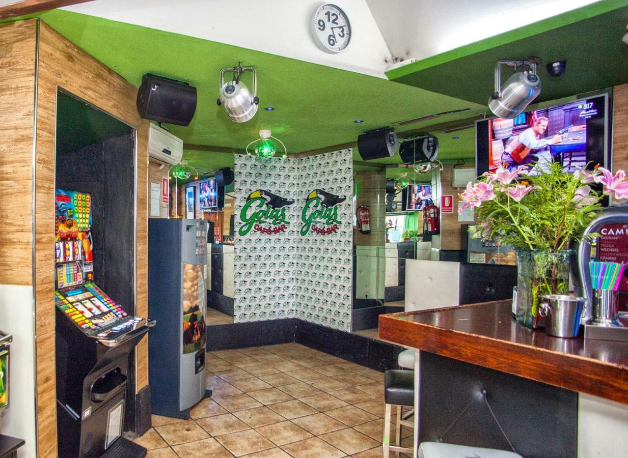 Hostal Goias Hotel Oviedo Buitenkant foto