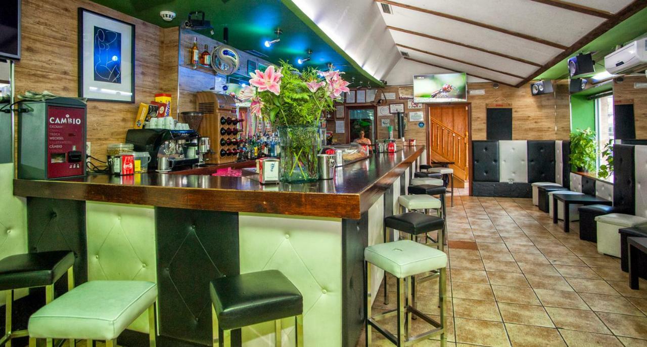 Hostal Goias Hotel Oviedo Buitenkant foto