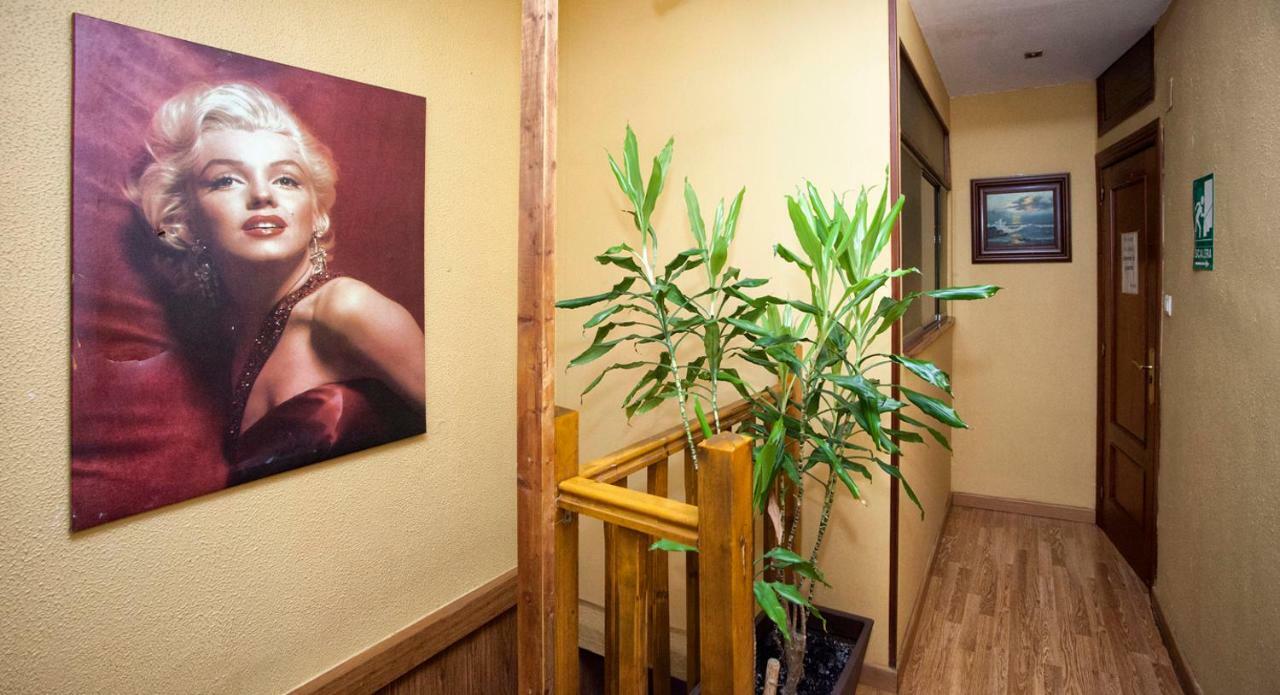 Hostal Goias Hotel Oviedo Buitenkant foto